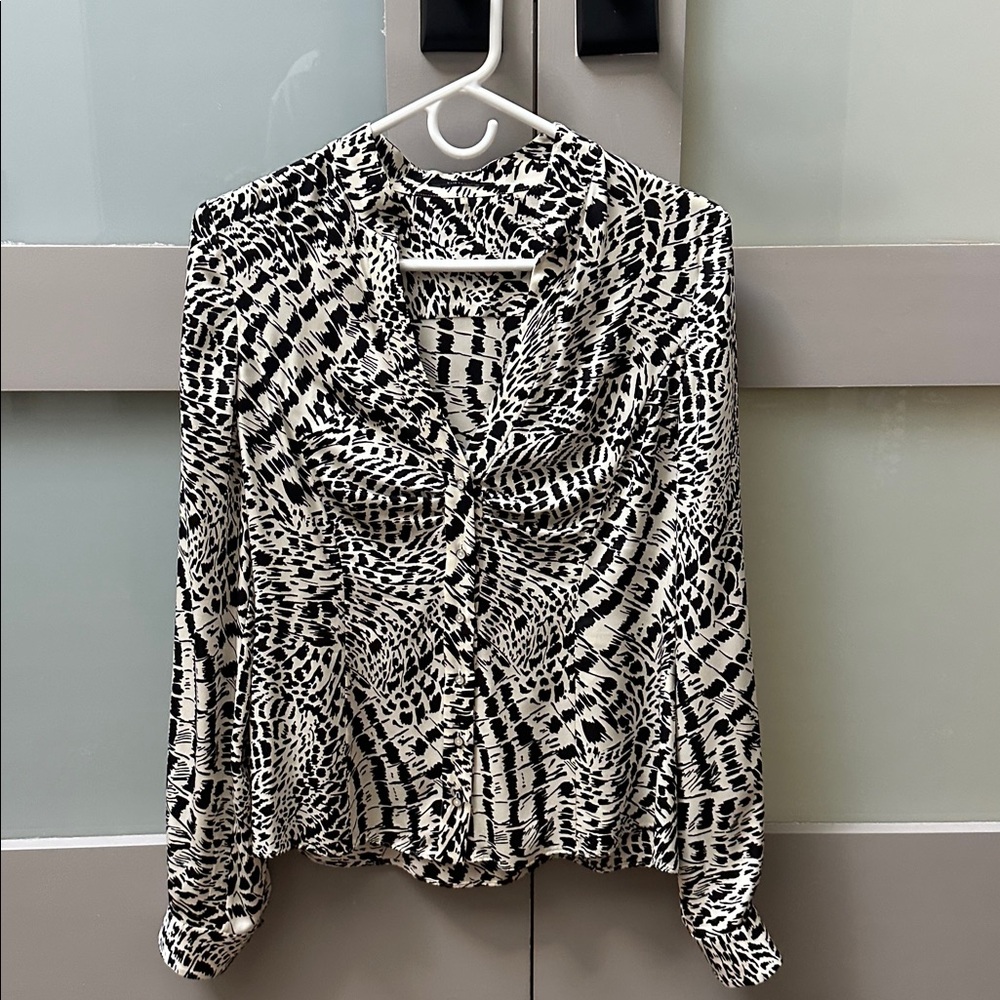 Elie Tahari Monochrome Abstract Top